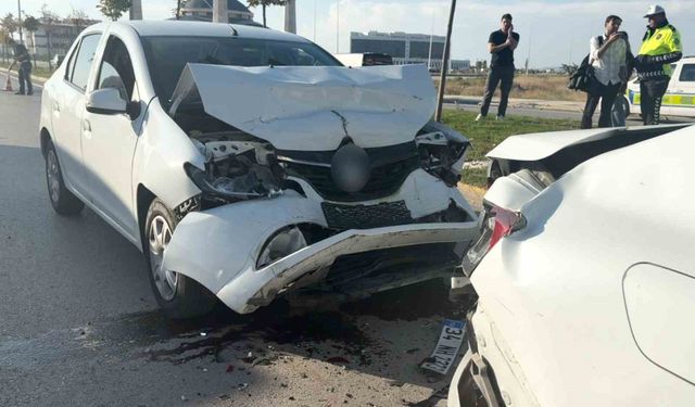 Aksaray'da 4 araçlı zincirleme trafik kazası