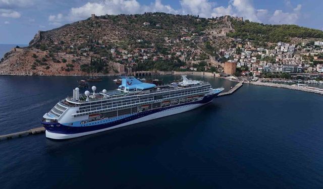 Alanya'ya 2026 yılında 10 kruvaziyerlerle 12 bin 876 turist geldi