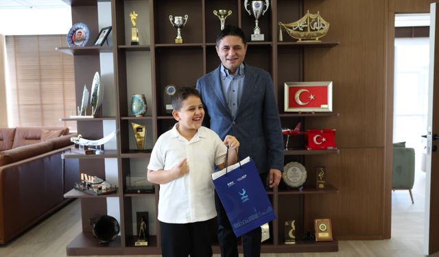 Aliağalı özel yüzücü Kaan Vural, açık denizde yeni hedeflere yüzüyor
