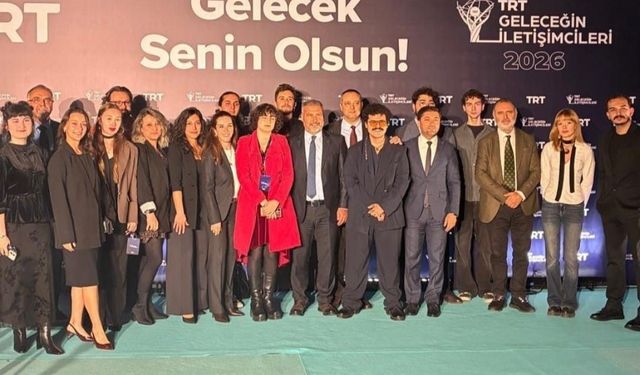 Anadolu Üniversitesi öğrencileri TRT Geleceğin İletişimcileri Yarışması'ndan 5 ödülle döndü