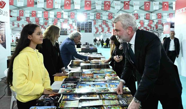 Anadolu'nun en büyük kitap fuarı Kahramanmaraş'ta açıldı