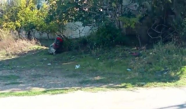 Antalya'da motosiklet devrildi: 2 yaralı