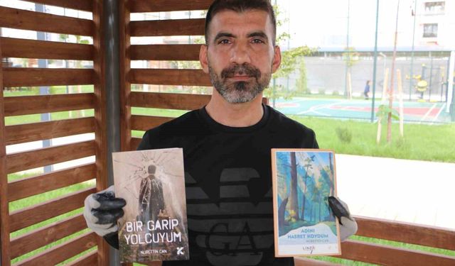 Apartman görevlisi olarak çalışırken 2 şiir kitabı çıkardı