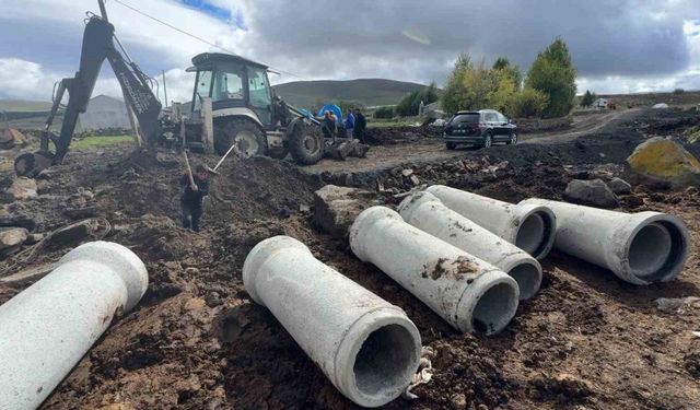 Ardahan'da güvenli ulaşım için köy yollarında genişletme çalışması
