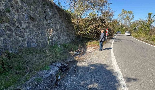 Aşırı yağışlar istinat duvarını çatlattı