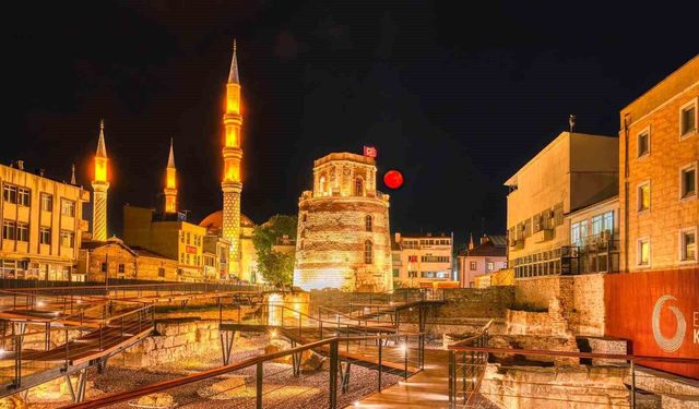 Bakan Ersoy, Edirne'nin tarihe açılan kulesini inceledi