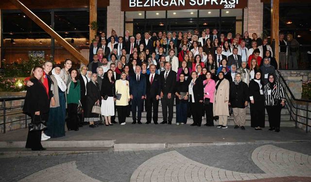 Başkan Başdeğirmen, Türkiye'nin dört bir yanından gelen kadın muhtarlarla buluştu