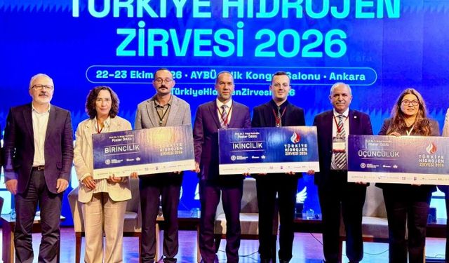 Başkan Özdemir Türkiye Hidrojen Zirvesi'nde Niğde'nin yeşil enerji modelini anlattı
