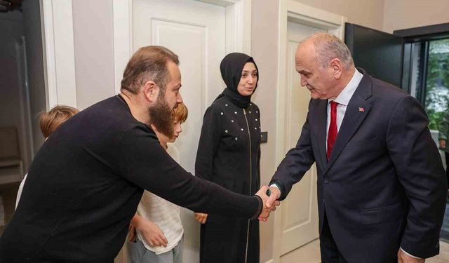 Başkan Özlü'den vefat eden iş adamının ailesine taziye ziyareti