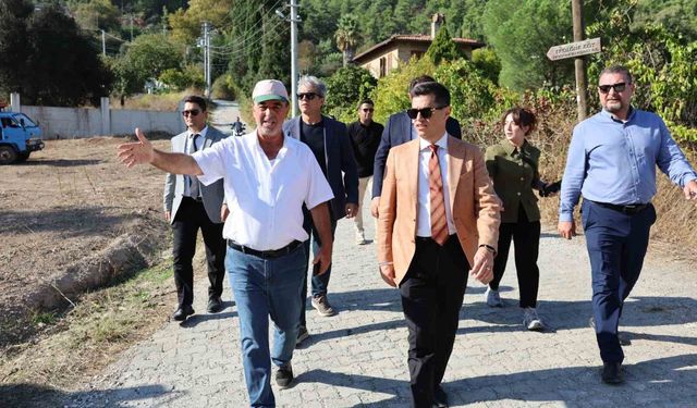 Başkan Ünlü Çetibeli'nde yol çalışmalarını inceledi