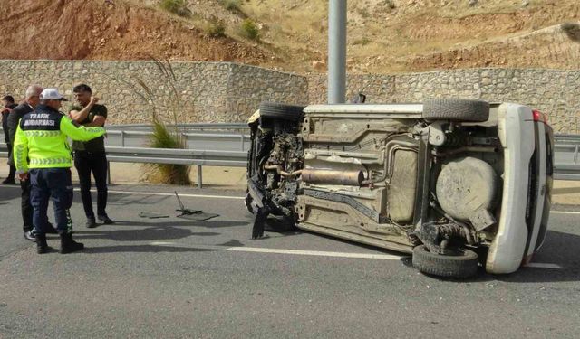 Batman'da sürücü, takla atan otomobilden burnu bile kanamadan çıktı