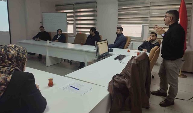 Bayburt'ta engelli ve yaşlı hizmetleri personeline eğitim verildi
