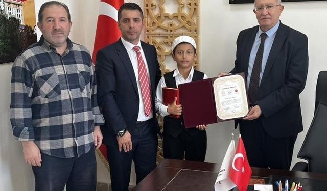 Bayburt'ta örgün eğitimle birlikte hafızlık programı 154'üncü mezununu verdi