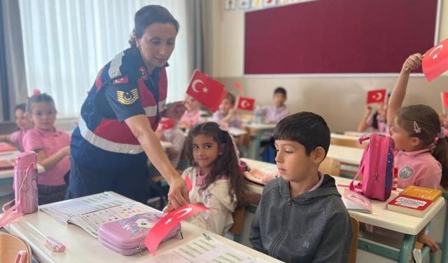 Bilecik'te öğrencilere güvenli internet ve suçtan korunma eğitimi