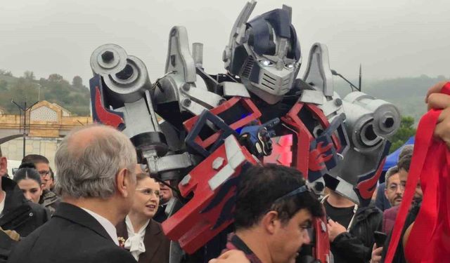 Bilim Festivalin'de TB2 Bayraktar İHA ve dans eden robot ilgi gördü