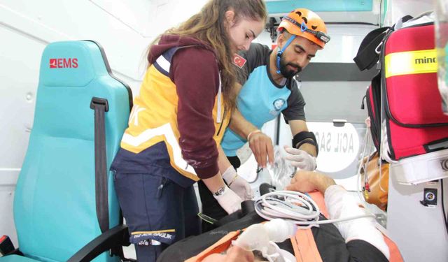 Bingöl'deki deprem tatbikatı gerçeği aratmadı