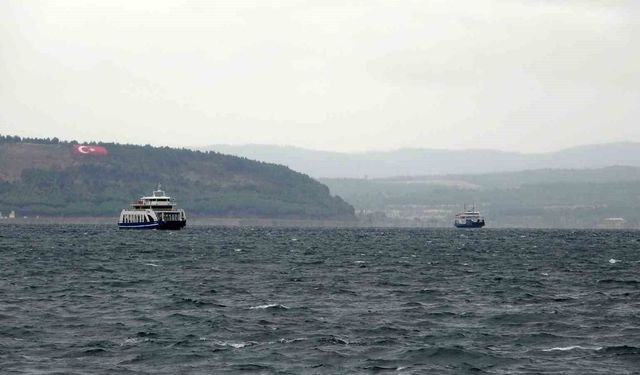 Bozcaada'ya bazı feribot seferleri iptal edildi