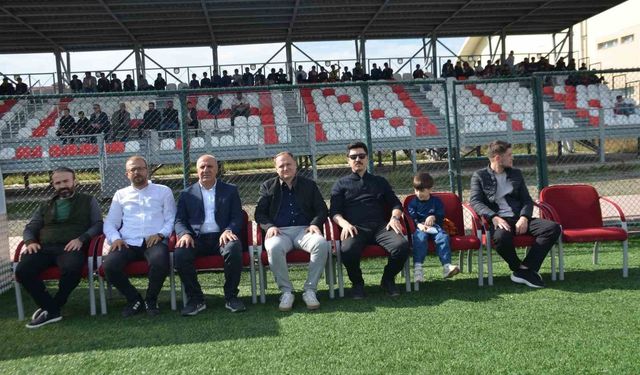 Bulanık Gençlerbirliği şampiyon oldu, play-off biletini aldı