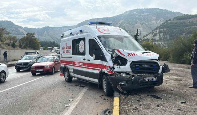 Burdur'da ambulansın karıştığı zincirleme kaza: 7 hafif yaralı