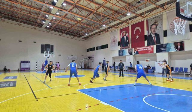 Burhaniye'de basketbol coşkusu yaşandı