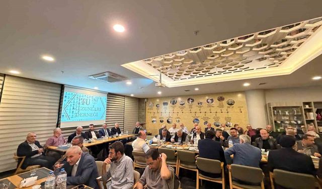 Bursa'da dünya ve Türkiye ekonomisi ele alındı