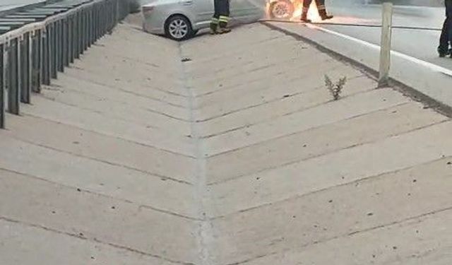 Çanakkale'de seyir halindeki otomobilden alevler yükseldi