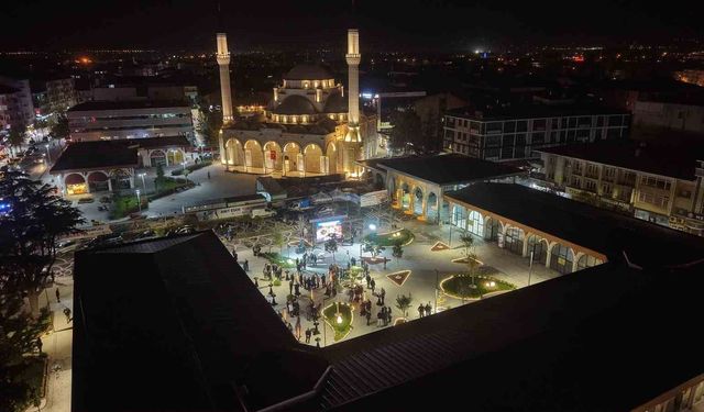 Çarşı dükkanları Düzceli yatırımcıların beğenisine sunuldu