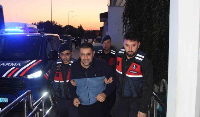 Çukurova Belediyesi operasyonunda Emrah Kozay, Soner Çetin ve diğer şüpheliler adliyeye sevk edildi