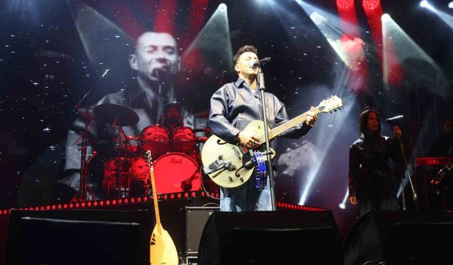 Darıca Zeytin Festivali'nde Buray rüzgarı esti