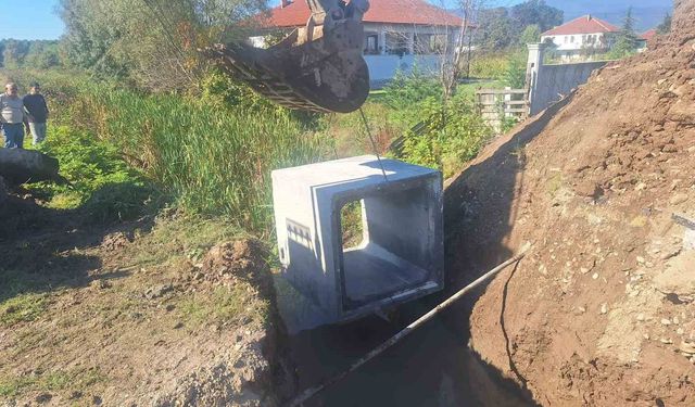 Dikmeli köyüne 7 kutu menfez yerleştirildi