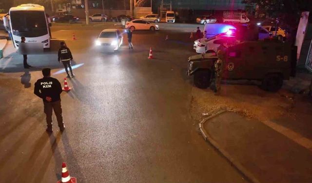 Diyarbakır'da asayiş uygulamaları: Uyuşturucuyu buğday torbalarında gizlemişler