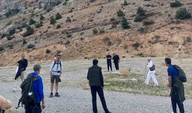 Doğaseverler Çemişgezek'in tarihi ve doğal güzelliklerini keşfetti