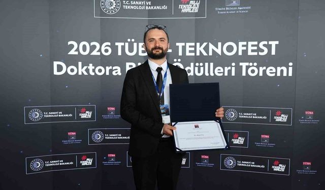Düzce Üniversitesi öğretim üyesi üçüncü oldu