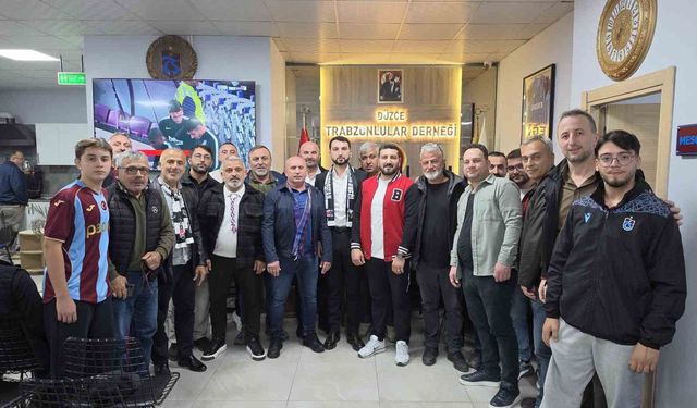Düzce'de Beşiktaşlılar ve Trabzonsporlular, maçı birlikte izledi