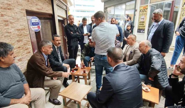 (Düzeltme) MHP Diyarbakır İl Başkanı Özcoşkun sokak sokak gezerek 'Terörsüz Türkiye' sürecini anlatıyor