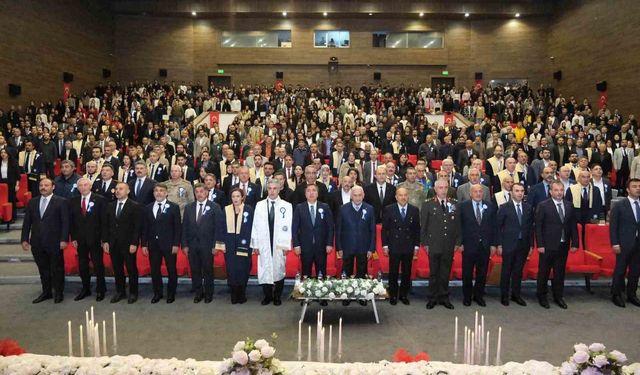 EBYÜ'de 2026-2027 akademik yılı törenle başladı