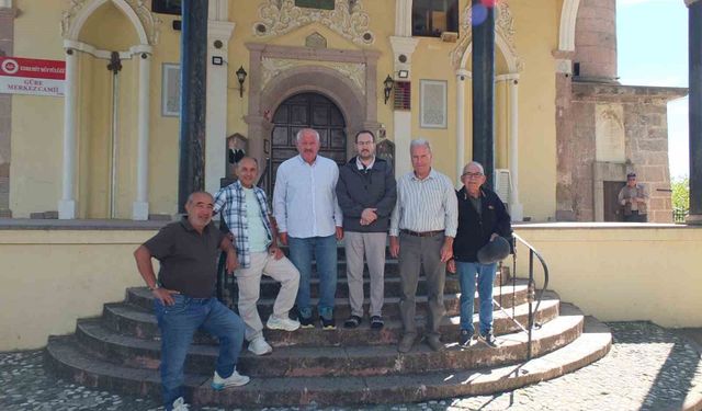 Edremit'te tarihi Güre Camii ilgi görüyor
