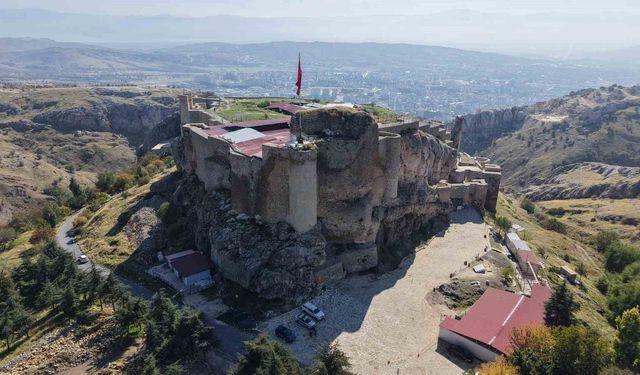 Elazığ'da 940 yıllık cami, restorasyonun ardından ibadete açıldı