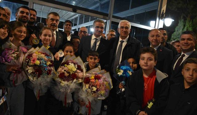 Erzurum şampiyonları bağrına bastı