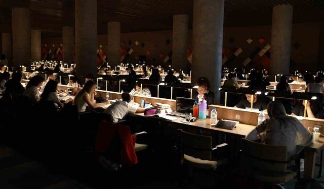 Gençler geleceğe Şehitkamil'de hazırlanıyor