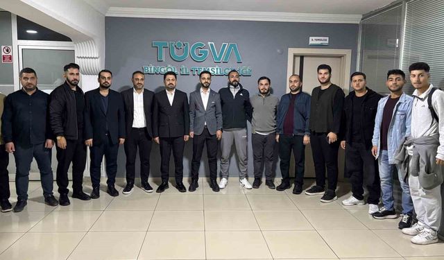 Gençlerle bir araya gelen AK Parti İl Başkanı Yılmaz Seven: 'Bizim geleceğimiz sizlersiniz'