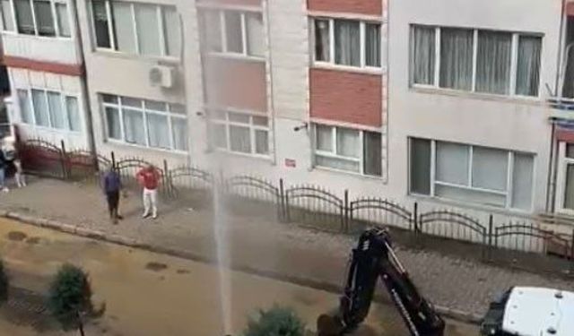 Giresun'da altyapı çalışması bitti, su borusu patladı