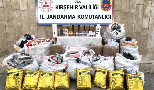 Gümrük kaçağı eşya sevkiyatına jandarma engeli: 2,8 milyon liralık ürün ele geçirildi