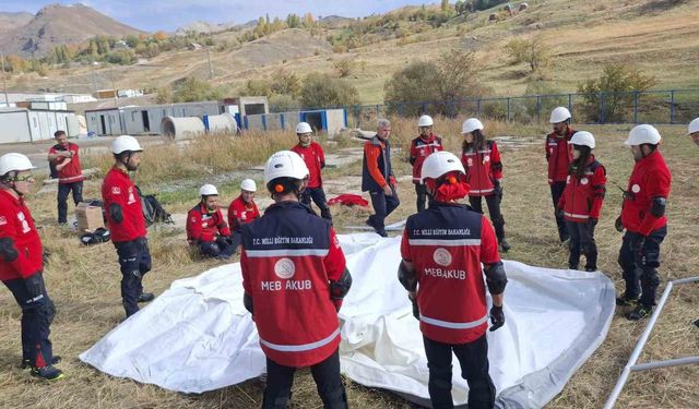Hakkâri'de MEB AKUB ekibine AFAD eğitimi