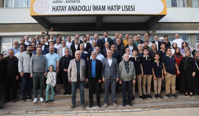 Hatay'da mezunlar buluştu, eski dostluklar yeniden canlandı
