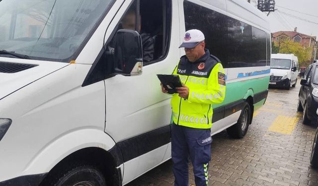 Hayrabolu'da jandarmadan okul servislerine sıkı denetim