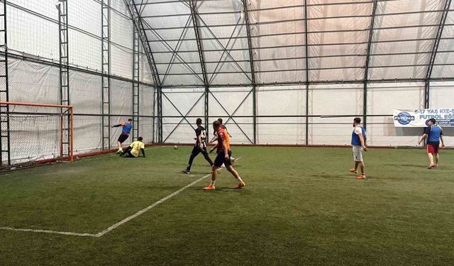 Hisarcık AK Gençlik Halı Saha Turnuvası'nda final heyecanı
