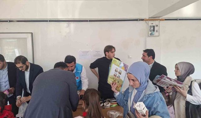 Hisarcık'ta kitap fuarı açıldı