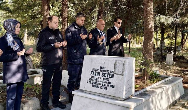 Hisarcık'ta şehit Fatih Seven, kabri başında dualarla anıldı