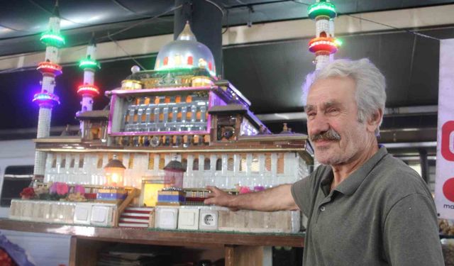 Hobi amacıyla başladı, 400 kiloluk cami maketi yaptı
